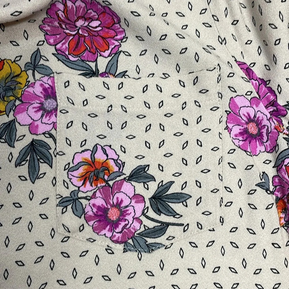 Urban Romantics Floral Tiered 3/4 Bell Sleeve Blouse L - Picture 14 of 16